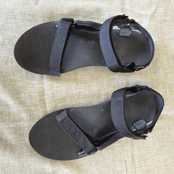 Teva original universal sandals black size 9 - Picture 2 of 3